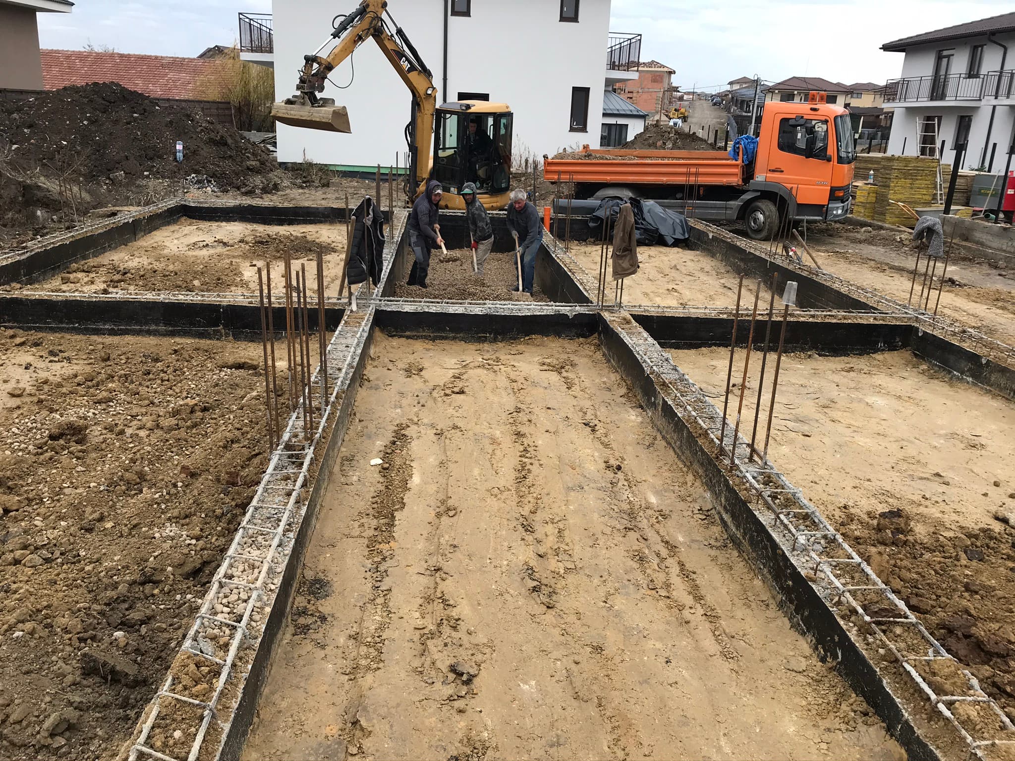 Umpluturi elevatie pamant
